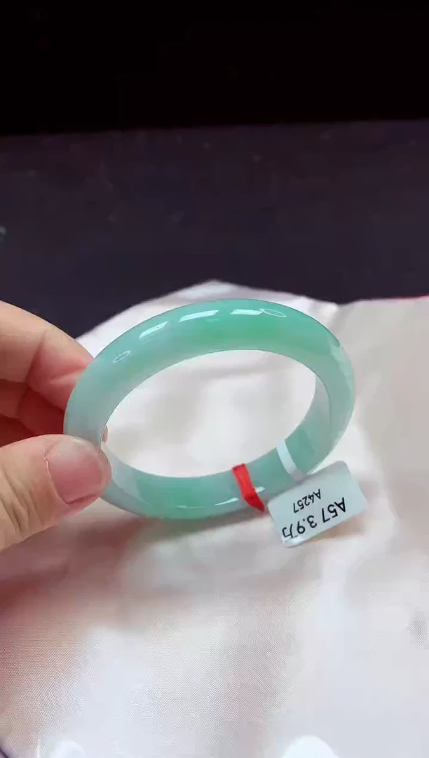 【闪购商品】翡翠手镯未镶嵌镯子57+