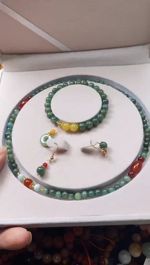 【闪购商品】翡翠颈饰未镶嵌46262 一物一图发货