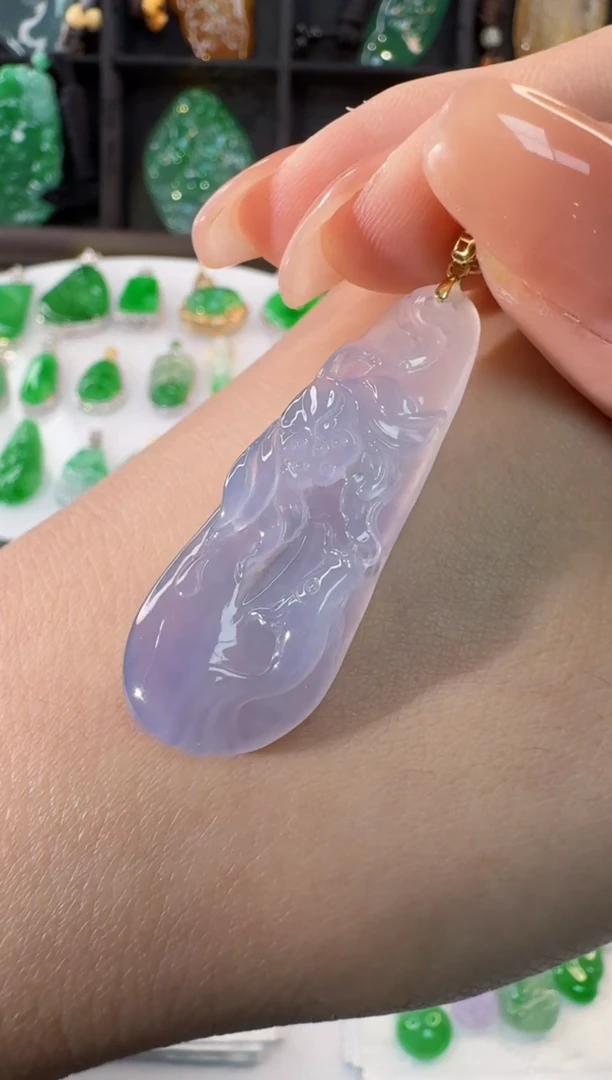 颈饰18K金镶嵌翡翠缅甸A货翡翠