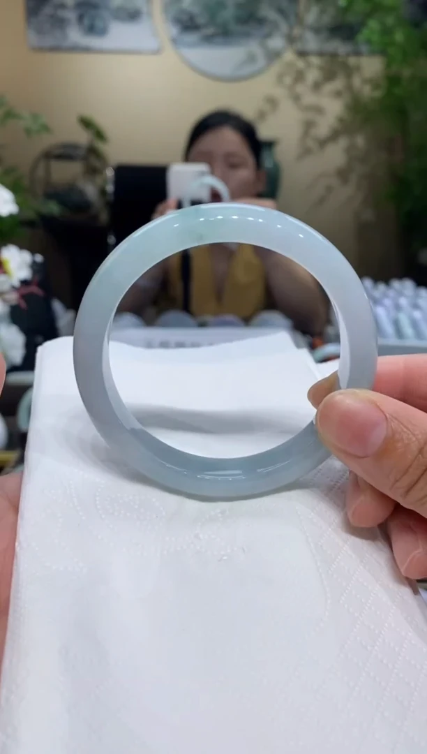 翡翠手镯未镶嵌翡翠57