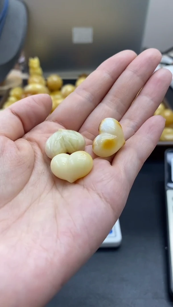 琥珀未镶嵌珠宝奇石407多样性发其一默认有瑕