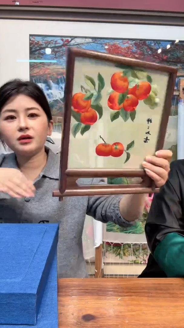 竖款非遗苏绣手工刺绣摆台