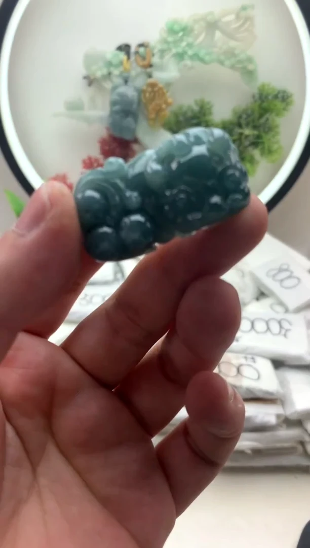 颈饰未镶嵌翡翠貔貅有瑕疵