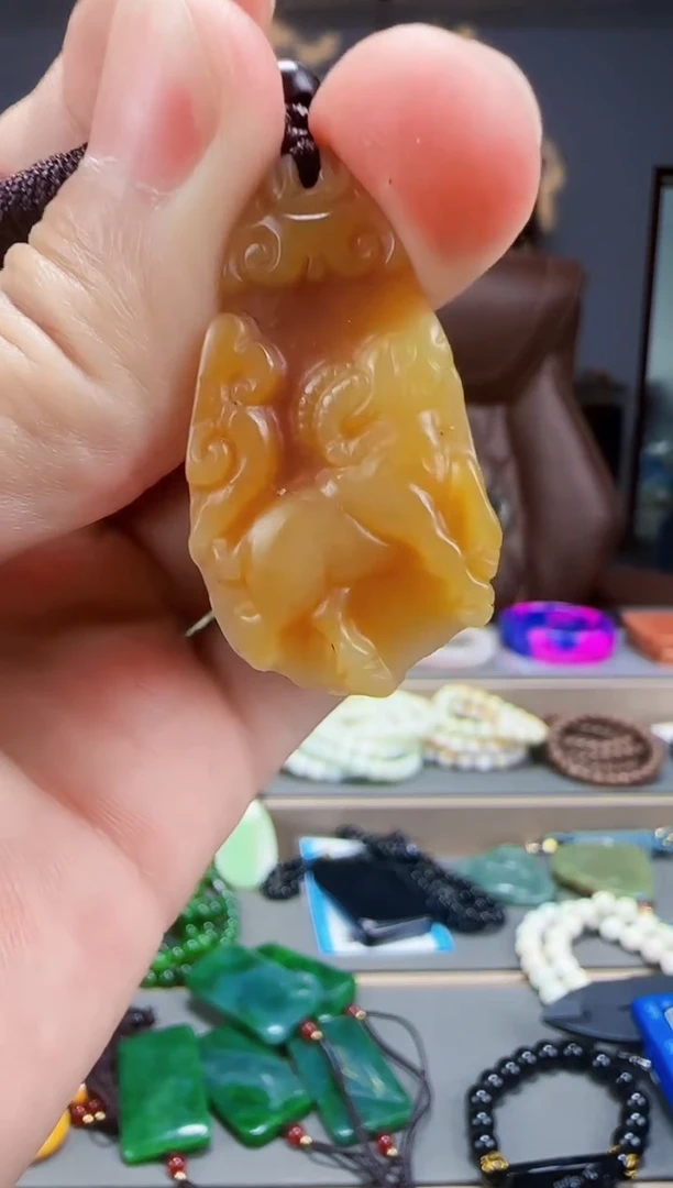 和田玉未镶嵌颈饰1