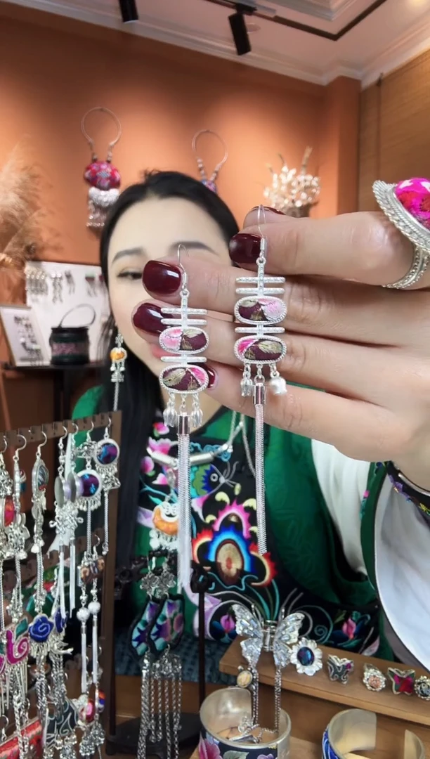 【闪购商品】刺绣纯手工民族风耳环