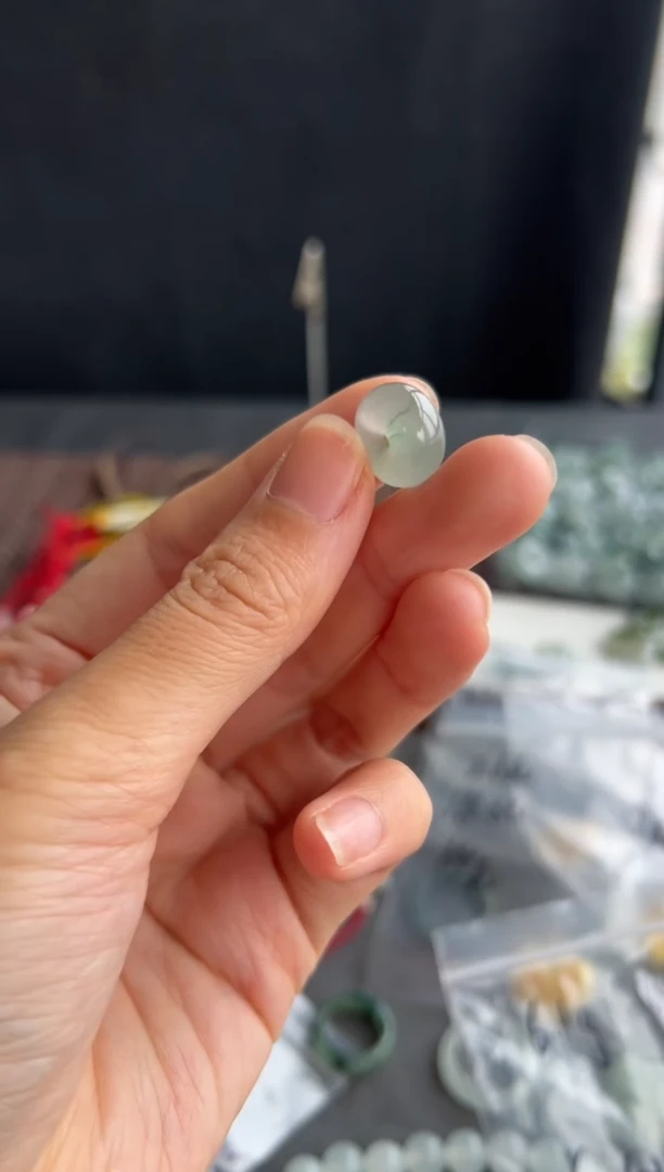 翡翠未镶嵌吊坠(不含链)243买断