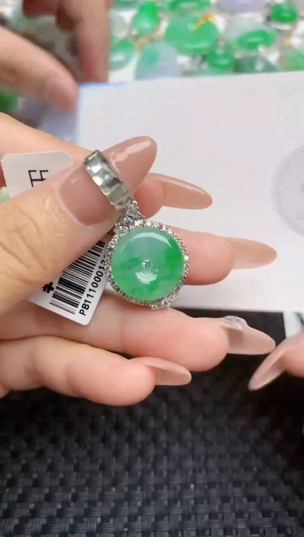 颈饰未镶嵌翡翠天然缅甸A货翡翠百元以上9元证书费自理