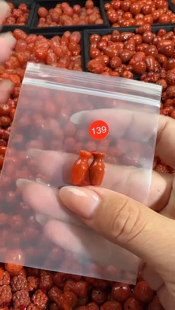 颈饰未镶嵌南红玛瑙1