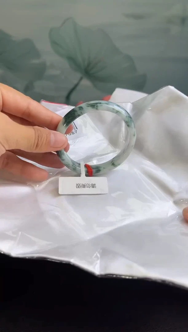 翡翠手镯（贵妃镯）未镶嵌翡翠手镯2