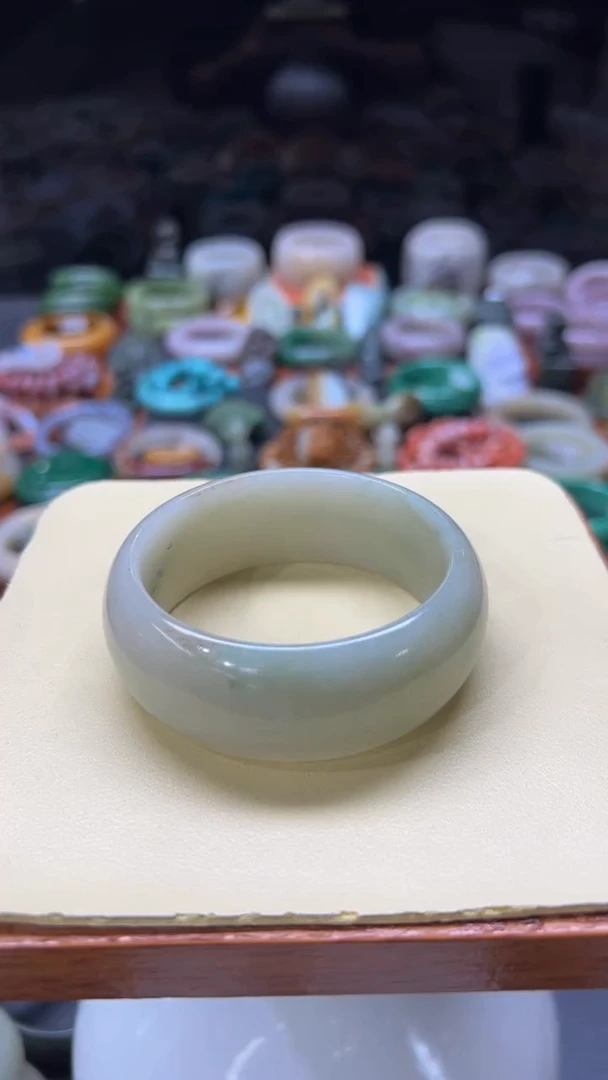 【闪购商品】石英质玉手镯未镶嵌027