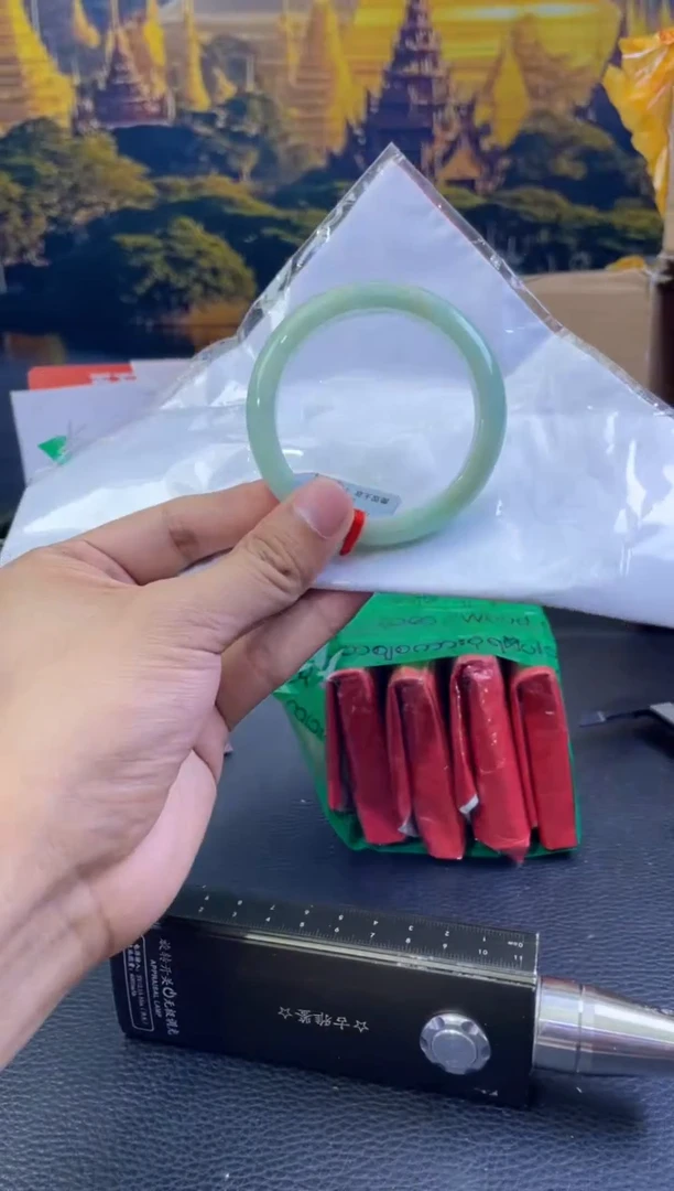未镶嵌手镯翡翠4