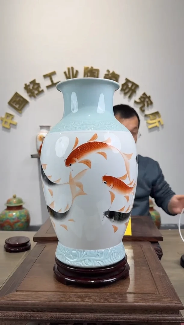 景德镇精美陶瓷山水茶叶罐