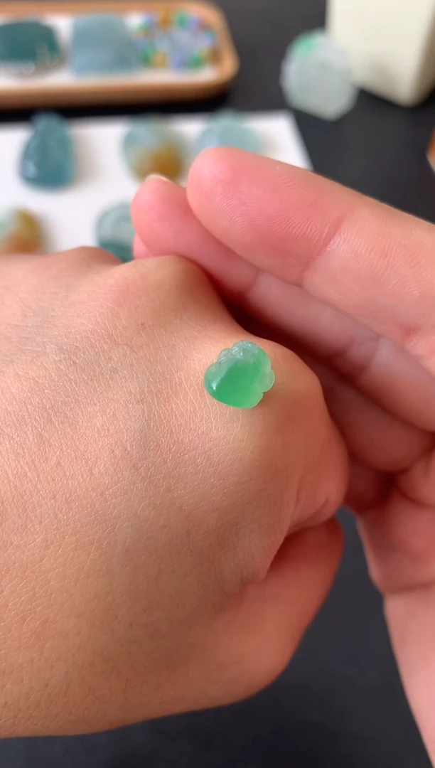 未镶嵌定制翡翠翡翠