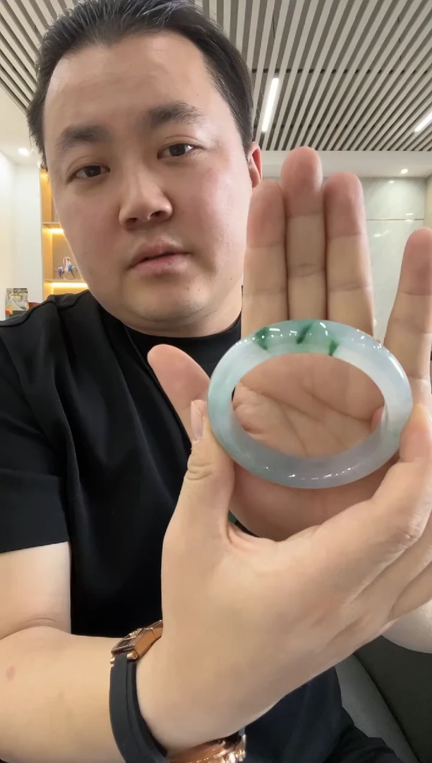 【闪购商品】翡翠手镯未镶嵌手镯