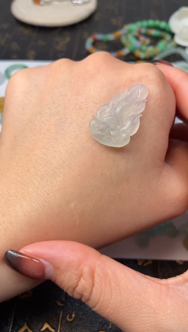 未镶嵌定制翡翠白冰九尾狐