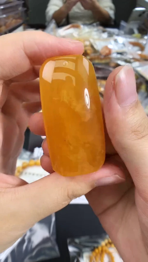 蜜蜡未镶嵌珠宝奇石1