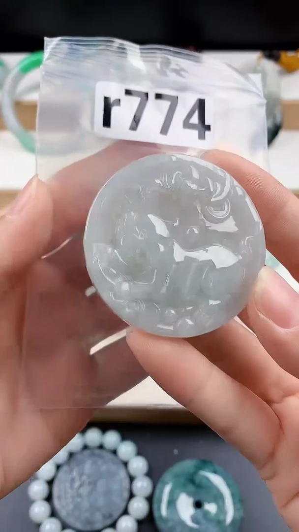 颈饰未镶嵌翡翠天然翡翠吊坠挂件