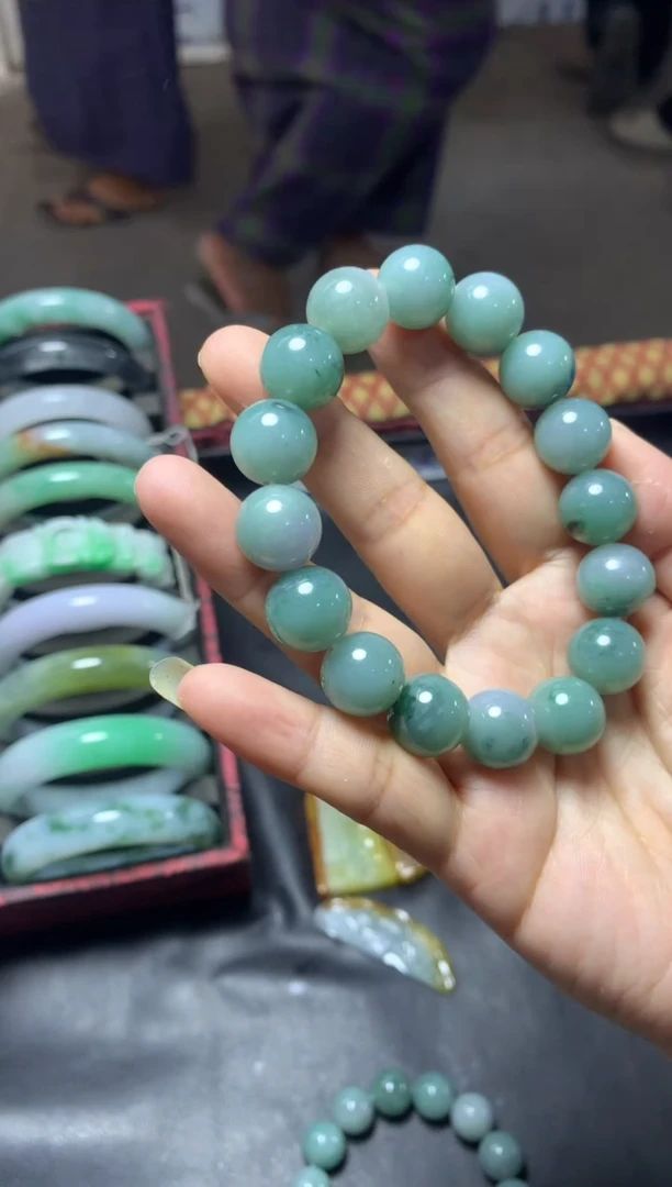 未镶嵌定制翡翠翡翠手串13
