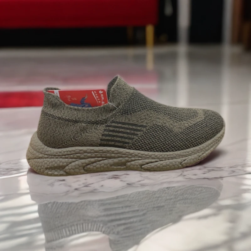 竞界超轻高弹舒适透气休闲鞋