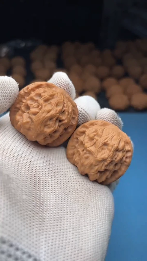 桃核把件a119  野狼  36尺