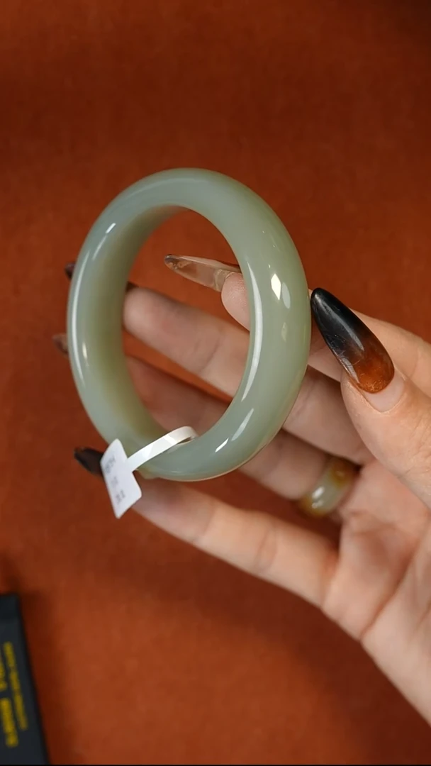 未镶嵌手镯和田玉且末近矿微色差55+kj