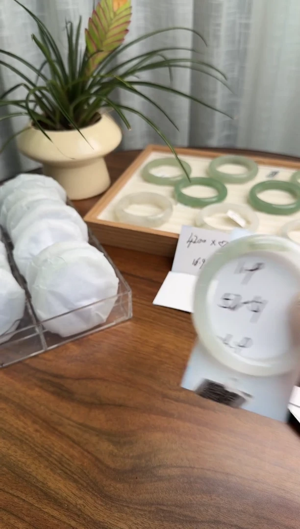 未镶嵌手镯石英质玉119//