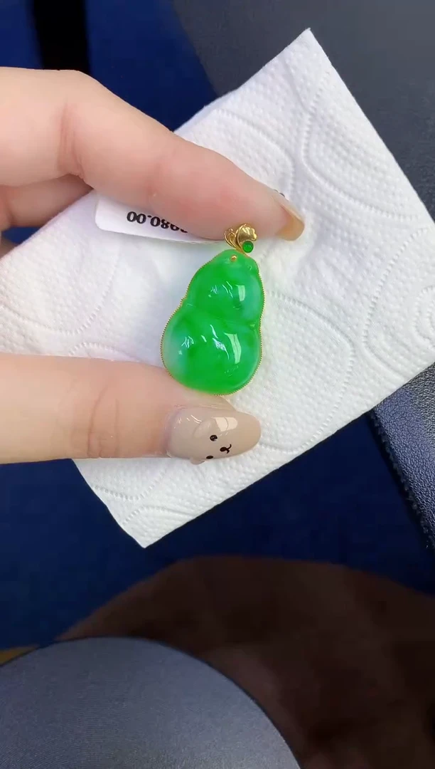 颈饰18K金镶嵌翡翠缅甸天然翡翠A货