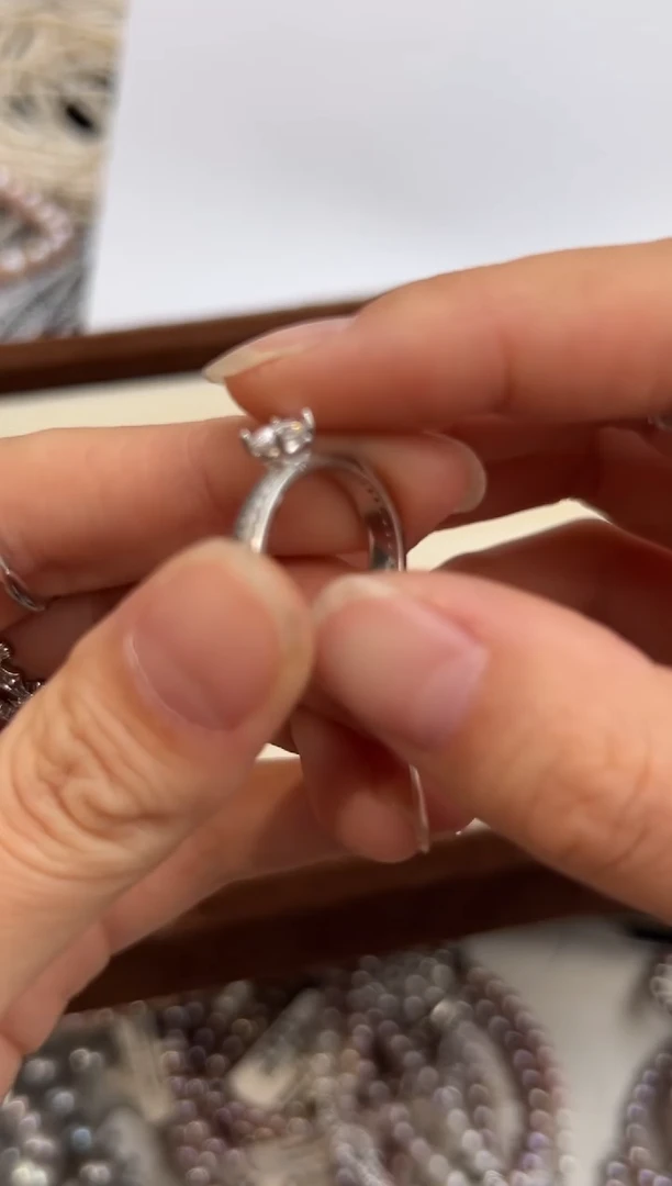 银S925镶嵌28淡水珍珠菁*?精工镶嵌*戒指