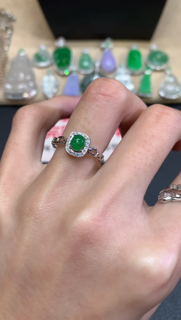 【闪购商品】翡翠戒指18K金镶嵌蛋面【无服务费】