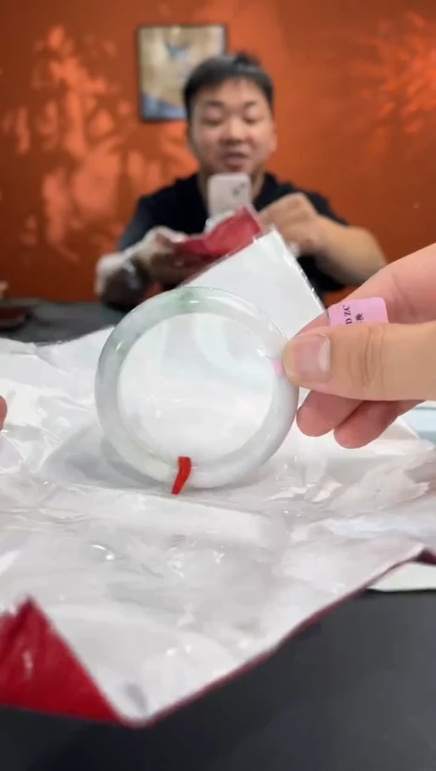 未镶嵌手镯翡翠翡翠手镯（微瑕）