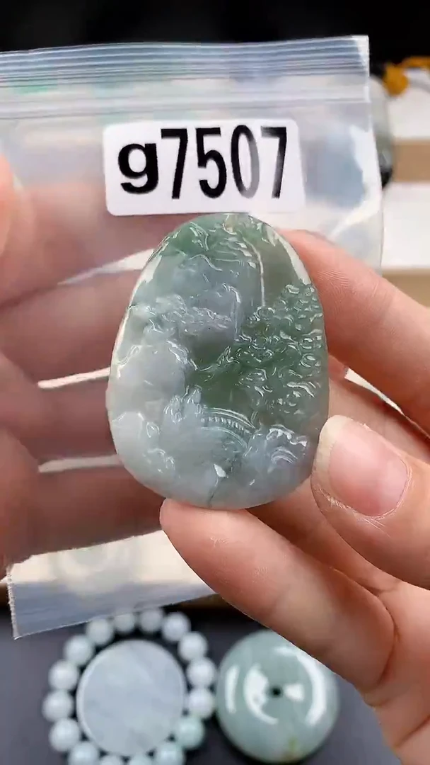 颈饰未镶嵌翡翠天然翡翠吊坠挂件