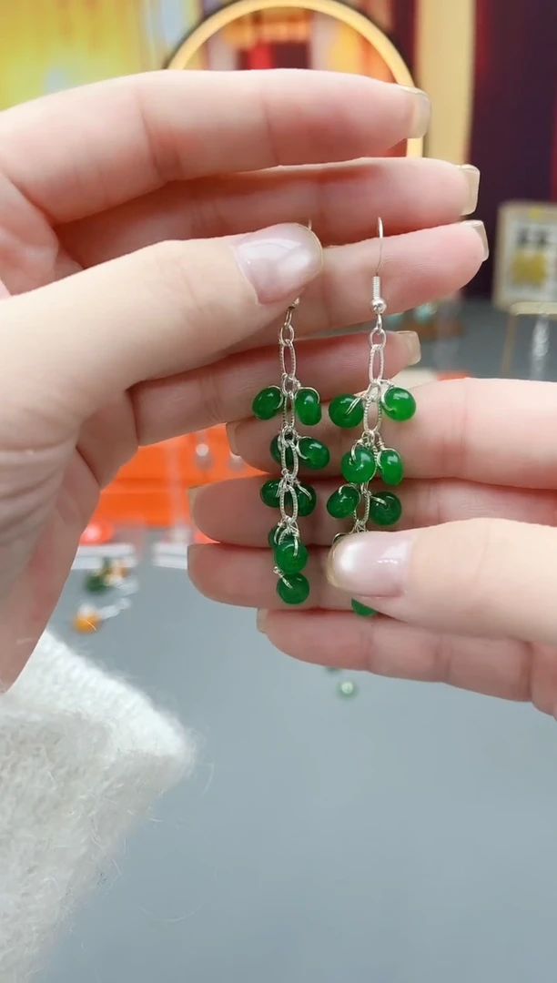 未镶嵌石英质玉（天山翠）耳钉302