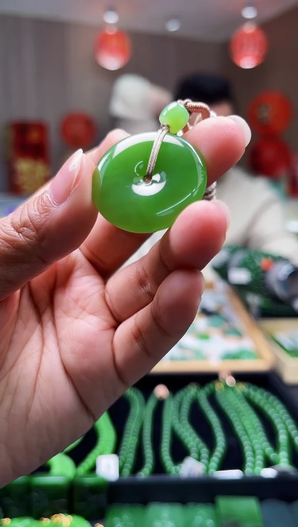 【闪购商品】和田玉（碧玉）吊坠未镶嵌苹果绿平安扣吊坠