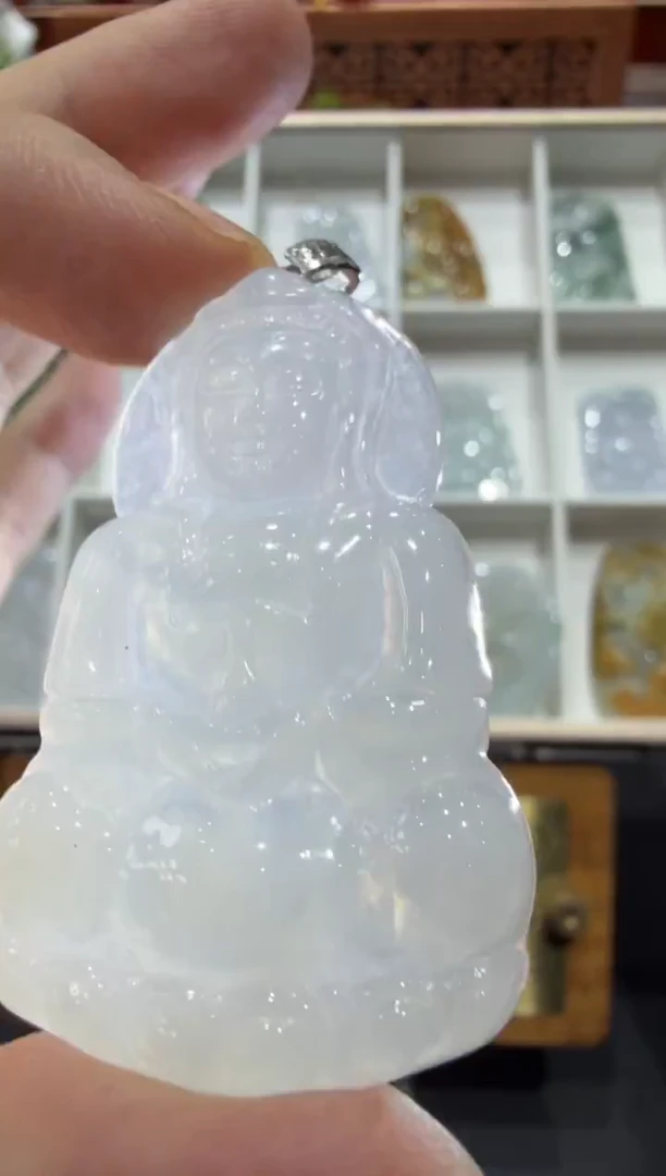 18K金镶嵌挂件翡翠A货翡翠多样性孤品