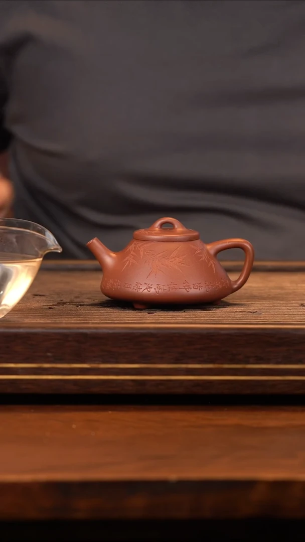 茶壶紫砂底槽青子冶石瓢刻竹