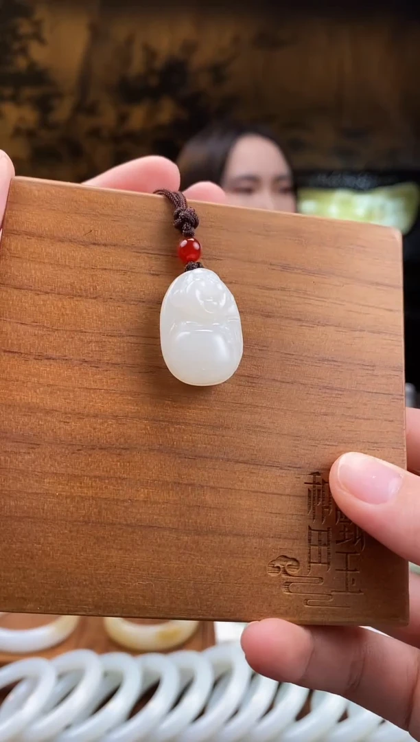 颈饰未镶嵌和田玉白玉 佛公 抱抱佛