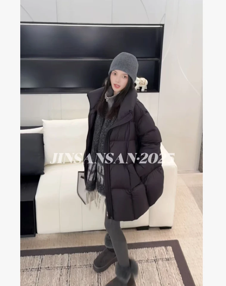 金三三【行走暖堡】2025冬季新款休闲百搭中长款羽绒服外套H6058