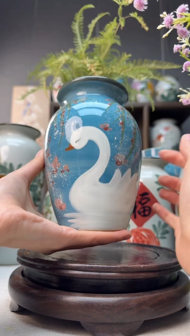 【闪购商品】瓶景德镇手绘陶瓷花瓶底部无孔高17口8左右