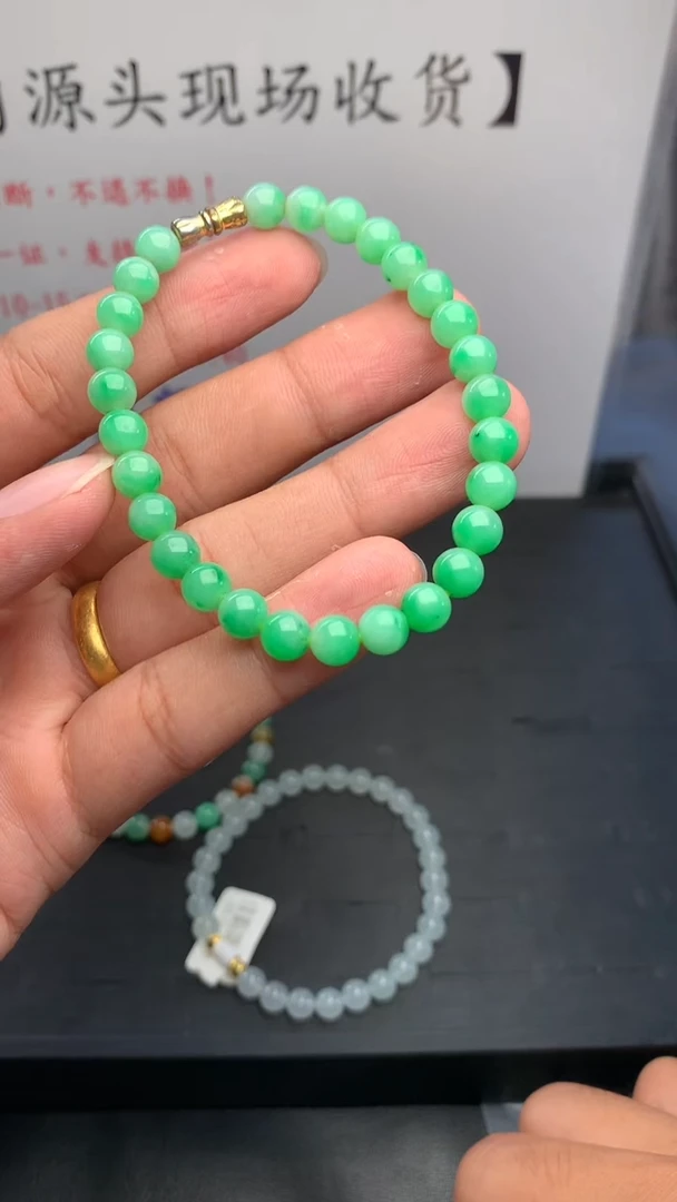 定制翡翠未镶嵌翡翠缅a正阳绿手串