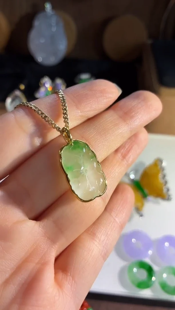 吊坠(不含链)18K金镶嵌翡翠吊坠