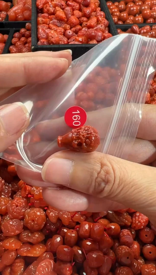 颈饰未镶嵌南红玛瑙1