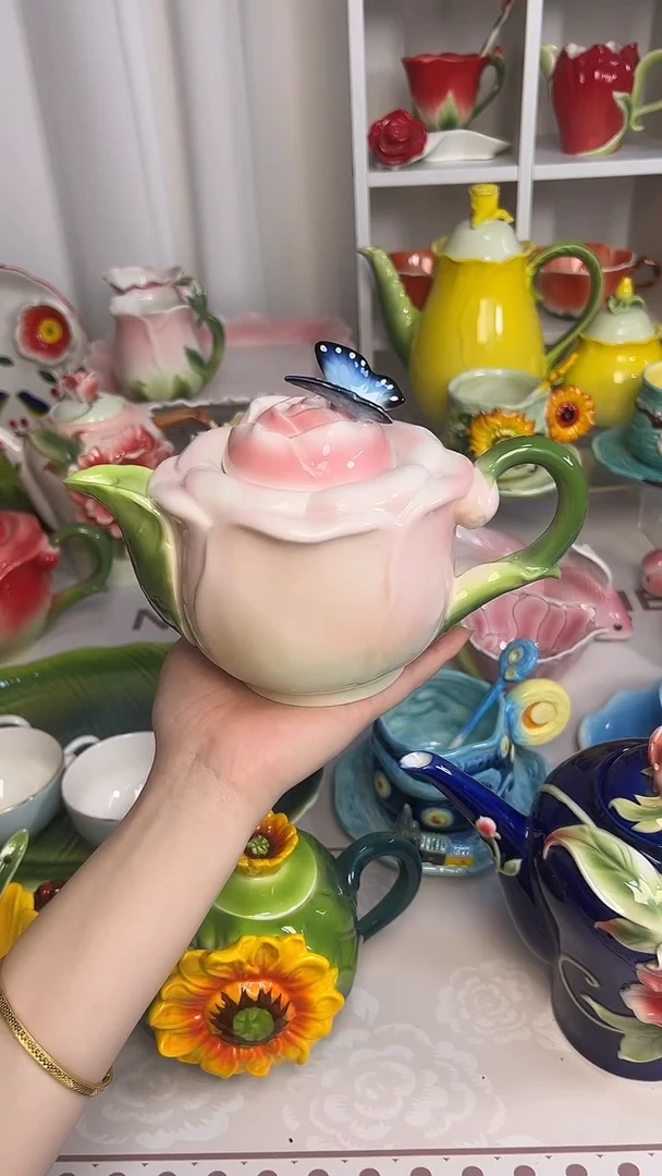 瓷粉色蝴蝶茶壶650ml