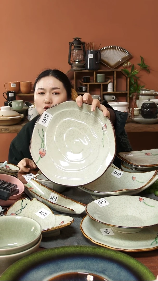 陶瓷A612陶瓷荷花螺纹高脚盘26*4.5一个微瑕