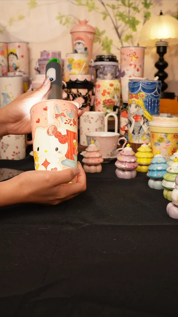 陶景德镇手绘的杯子