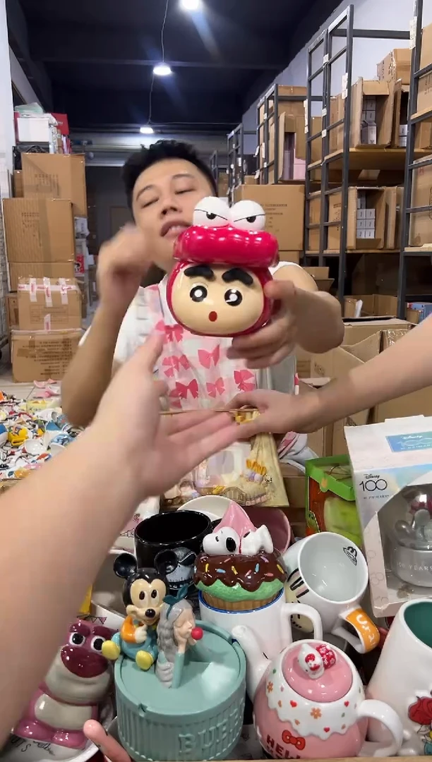 瓷片原盒小新鳄鱼带盖杯