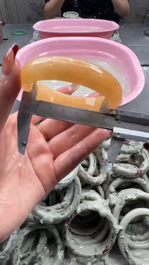 未镶嵌手镯石英质玉2