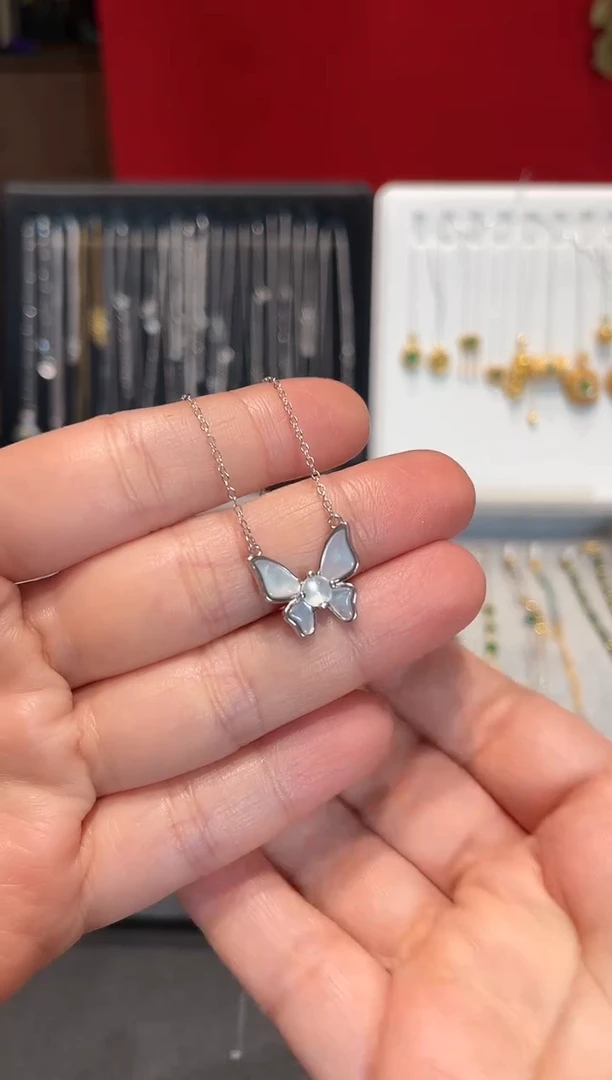 颈饰银S925镶嵌翡翠蝴蝶