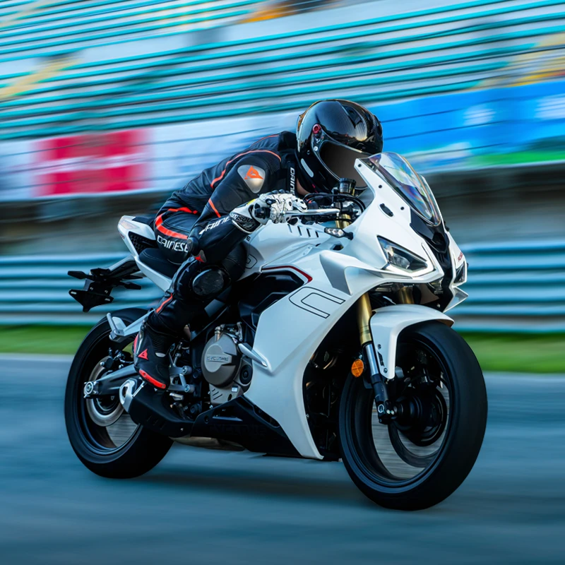 赛科龙RC600仿赛摩托车机车