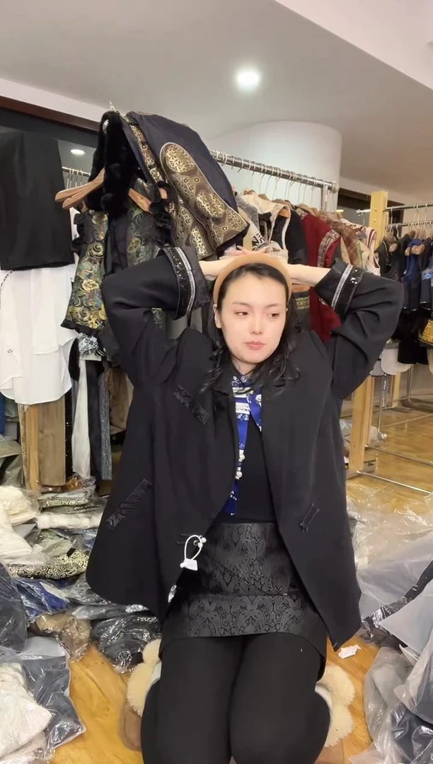 L码        140斤   西服外套