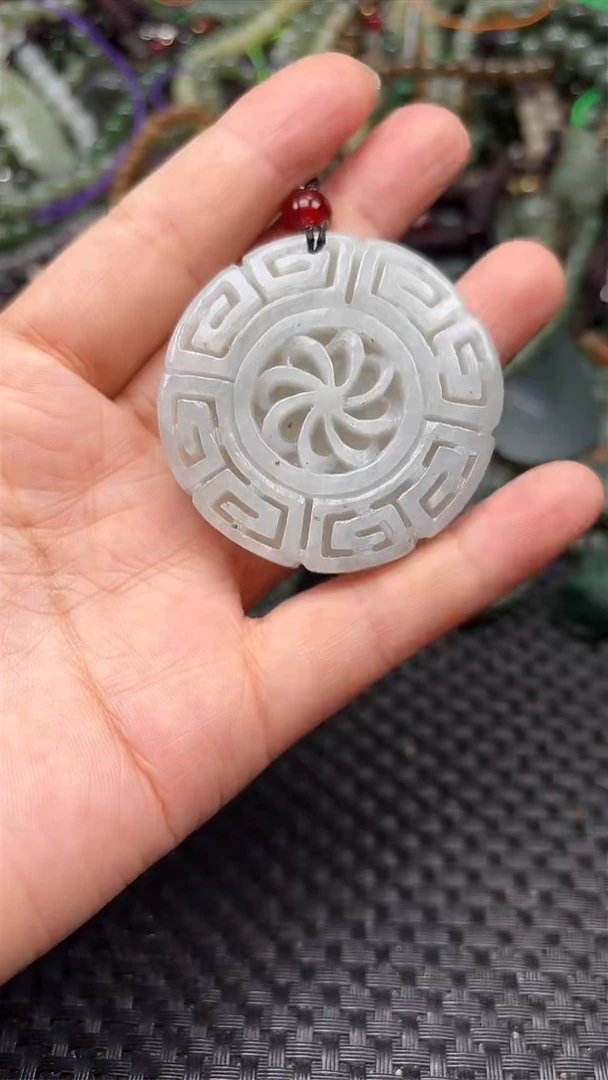 和田玉未镶嵌颈饰1